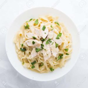 Fetuccinne-de-Frango-Alfredo